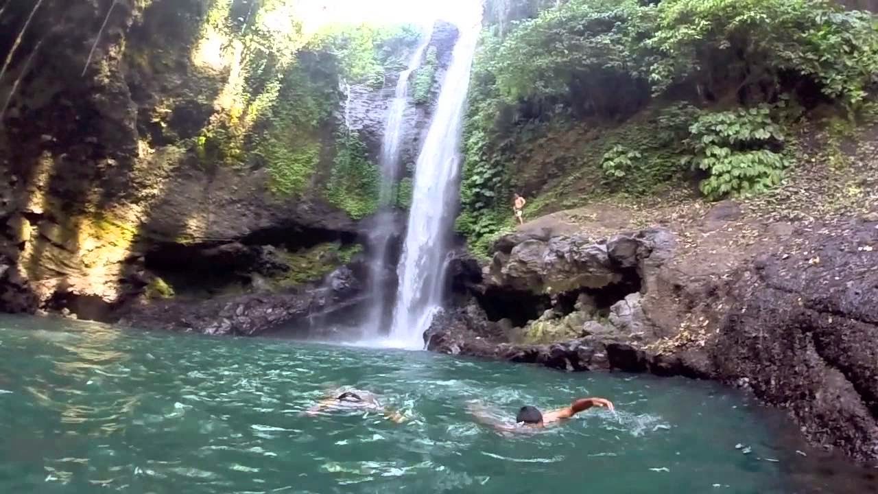 Lokasi Objek Wisata Air Terjun Aling-Aling terletak di desa Sambangan, kecamatan Sukasada, kabupaten Buleleng, Bali