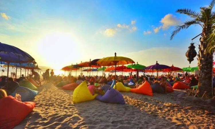 Pantai-Double-Six-Bali