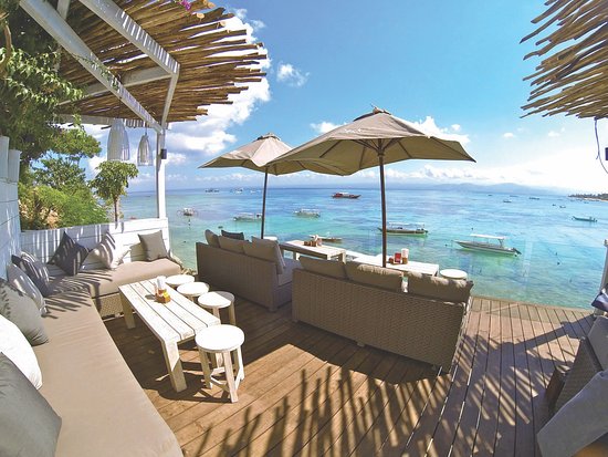the-deck-cafe-bar-nusa (2)